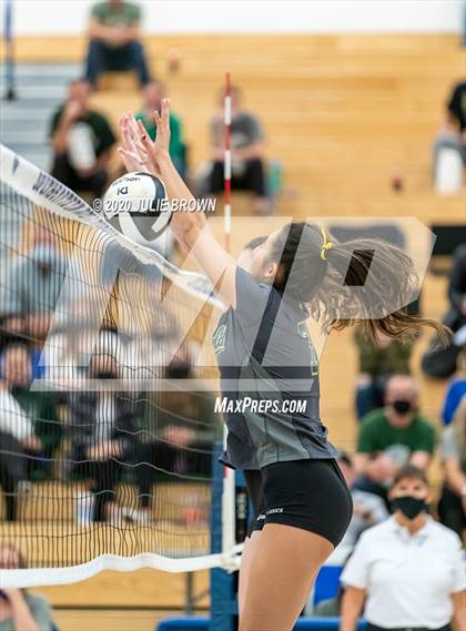 Thumbnail 1 in Hamilton Southeastern vs Westfield (IHSAA 4A Sectional Semifinal) photogallery.