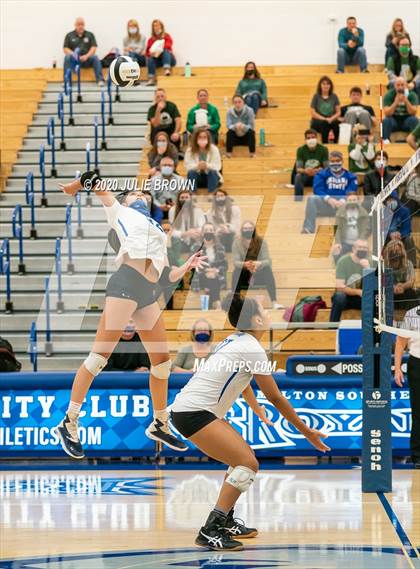 Thumbnail 3 in Hamilton Southeastern vs Westfield (IHSAA 4A Sectional Semifinal) photogallery.