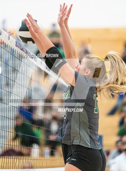 Thumbnail 3 in Hamilton Southeastern vs Westfield (IHSAA 4A Sectional Semifinal) photogallery.