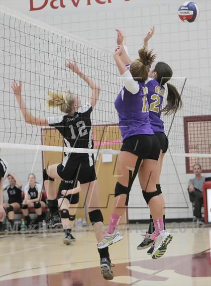Thumbnail 3 in West Shamokin vs. Our Lady of the Sacred Heart (WPIAL - Class A Quartertfinal) photogallery.