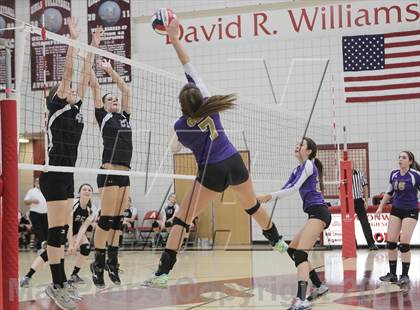 Thumbnail 2 in West Shamokin vs. Our Lady of the Sacred Heart (WPIAL - Class A Quartertfinal) photogallery.