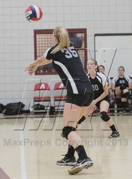 Thumbnail 3 in West Shamokin vs. Our Lady of the Sacred Heart (WPIAL - Class A Quartertfinal) photogallery.