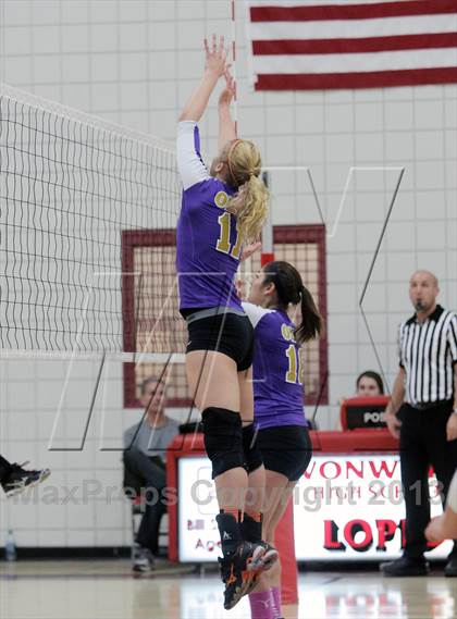 Thumbnail 2 in West Shamokin vs. Our Lady of the Sacred Heart (WPIAL - Class A Quartertfinal) photogallery.