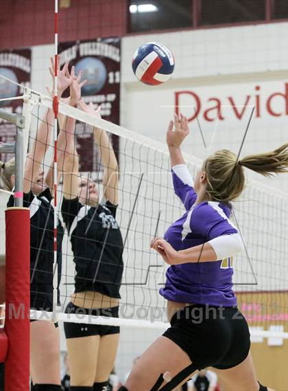 Thumbnail 1 in West Shamokin vs. Our Lady of the Sacred Heart (WPIAL - Class A Quartertfinal) photogallery.