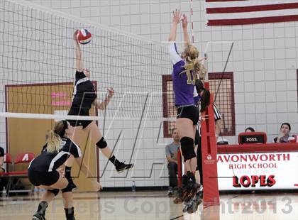 Thumbnail 2 in West Shamokin vs. Our Lady of the Sacred Heart (WPIAL - Class A Quartertfinal) photogallery.