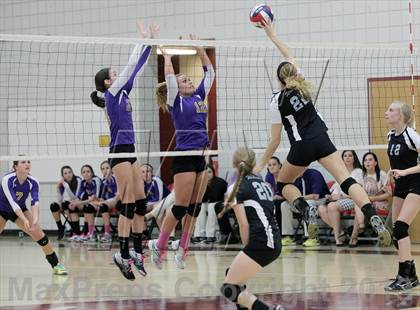 Thumbnail 3 in West Shamokin vs. Our Lady of the Sacred Heart (WPIAL - Class A Quartertfinal) photogallery.