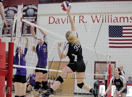 Thumbnail 3 in West Shamokin vs. Our Lady of the Sacred Heart (WPIAL - Class A Quartertfinal) photogallery.