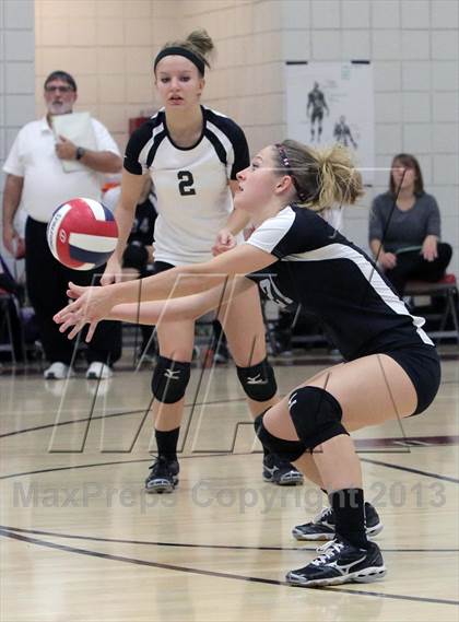 Thumbnail 3 in West Shamokin vs. Our Lady of the Sacred Heart (WPIAL - Class A Quartertfinal) photogallery.