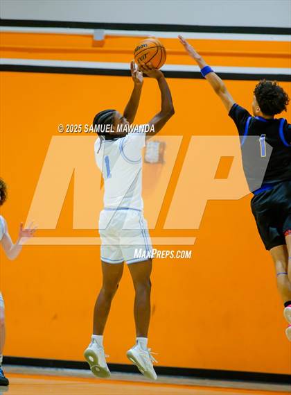 Thumbnail 3 in Palisades vs Bakersfield Christian (2025 MLK Day Showdown) photogallery.
