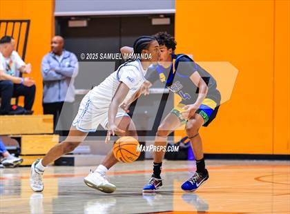 Thumbnail 2 in Palisades vs Bakersfield Christian (2025 MLK Day Showdown) photogallery.