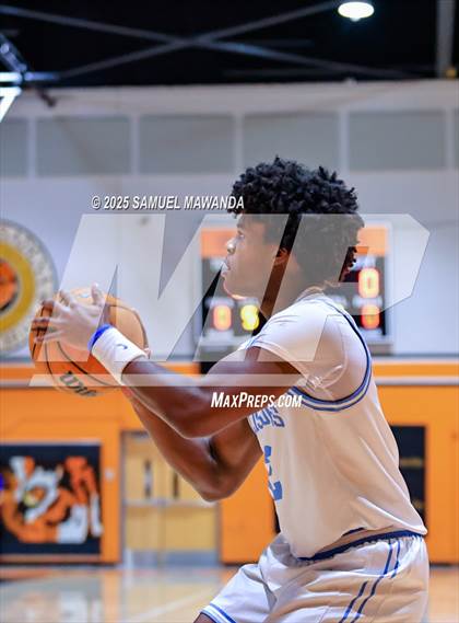 Thumbnail 2 in Palisades vs Bakersfield Christian (2025 MLK Day Showdown) photogallery.