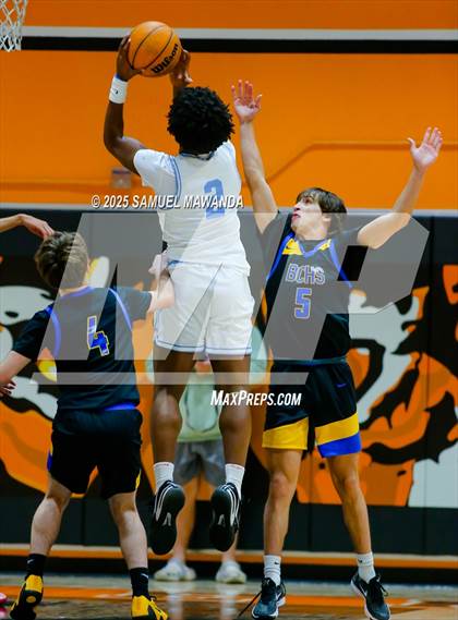 Thumbnail 1 in Palisades vs Bakersfield Christian (2025 MLK Day Showdown) photogallery.