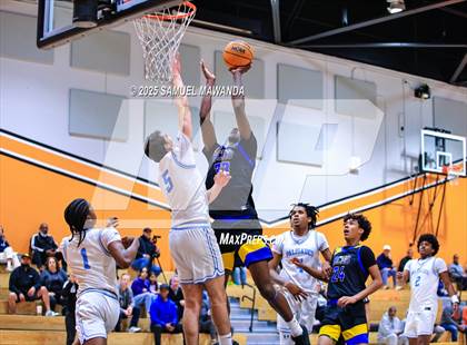 Thumbnail 2 in Palisades vs Bakersfield Christian (2025 MLK Day Showdown) photogallery.