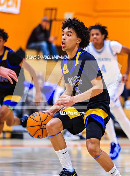 Thumbnail 1 in Palisades vs Bakersfield Christian (2025 MLK Day Showdown) photogallery.
