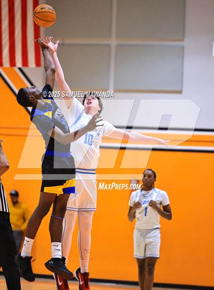 Thumbnail 1 in Palisades vs Bakersfield Christian (2025 MLK Day Showdown) photogallery.
