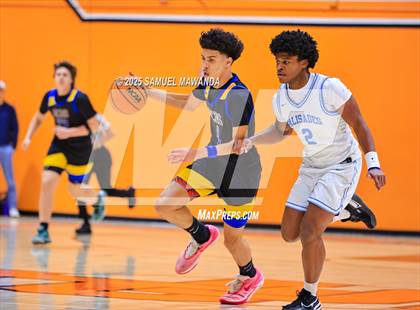 Thumbnail 1 in Palisades vs Bakersfield Christian (2025 MLK Day Showdown) photogallery.