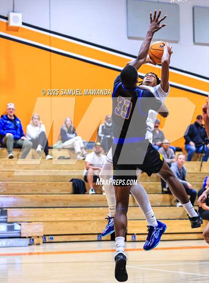 Thumbnail 1 in Palisades vs Bakersfield Christian (2025 MLK Day Showdown) photogallery.