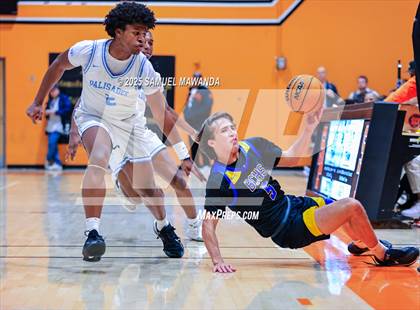 Thumbnail 2 in Palisades vs Bakersfield Christian (2025 MLK Day Showdown) photogallery.