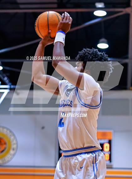 Thumbnail 3 in Palisades vs Bakersfield Christian (2025 MLK Day Showdown) photogallery.