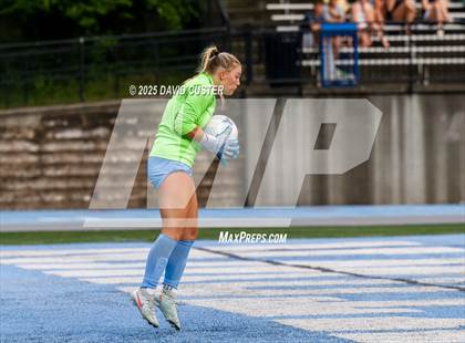 Thumbnail 3 in Washington-Liberty @ Yorktown (VHSL Region 6 Class D Final) photogallery.