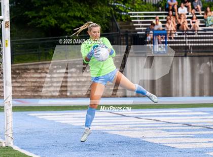 Thumbnail 2 in Washington-Liberty @ Yorktown (VHSL Region 6 Class D Final) photogallery.