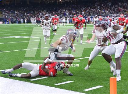 Thumbnail 1 in Ruston vs. Destrehan (LHSAA Div I Non-Select Final) photogallery.