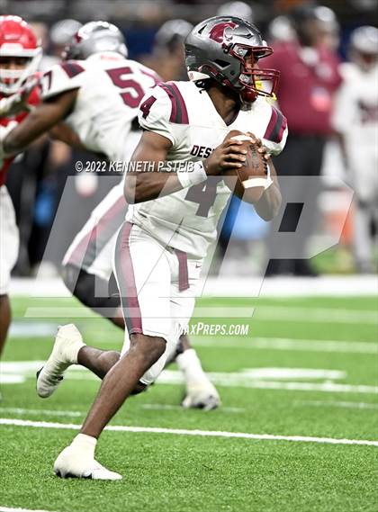 Thumbnail 1 in Ruston vs. Destrehan (LHSAA Div I Non-Select Final) photogallery.