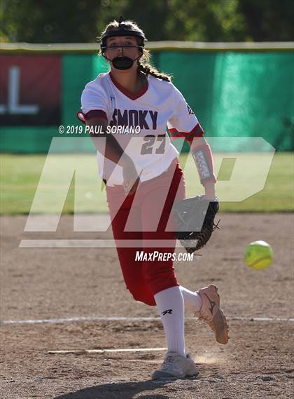 Thumbnail 1 in Eaglecrest @ Smoky Hill photogallery.