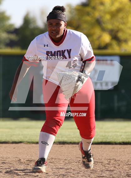 Thumbnail 1 in Eaglecrest @ Smoky Hill photogallery.
