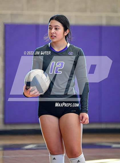 Thumbnail 1 in College Station vs Brenham photogallery.
