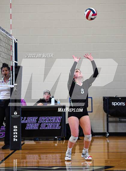 Thumbnail 1 in College Station vs Brenham photogallery.
