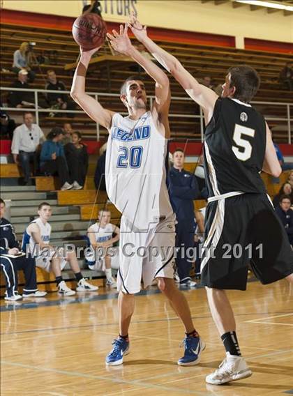 Thumbnail 3 in Arapahoe vs. Legend photogallery.