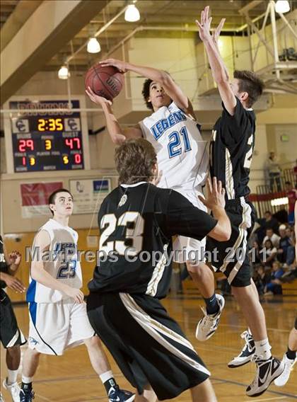Thumbnail 1 in Arapahoe vs. Legend photogallery.