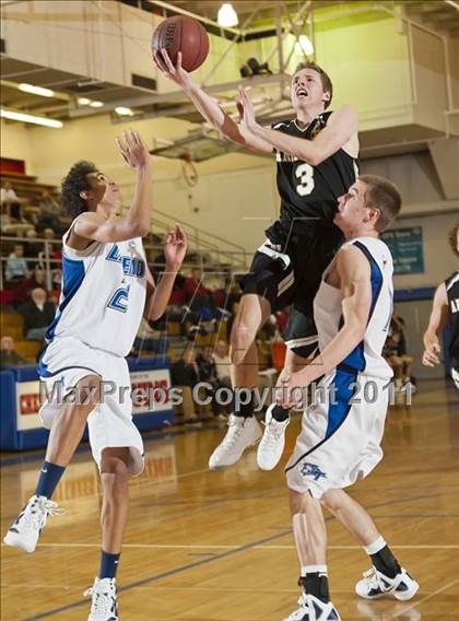 Thumbnail 1 in Arapahoe vs. Legend photogallery.