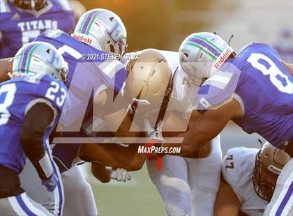 Thumbnail 3 in Mater Dei Catholic @ Eastlake photogallery.