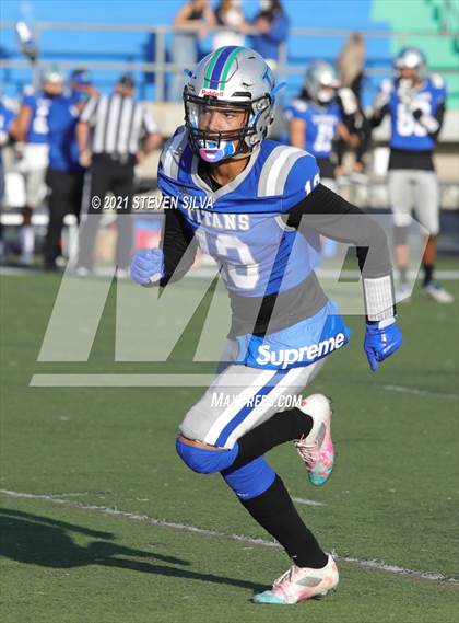 Thumbnail 3 in Mater Dei Catholic @ Eastlake photogallery.