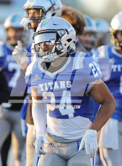 Thumbnail 3 in Mater Dei Catholic @ Eastlake photogallery.