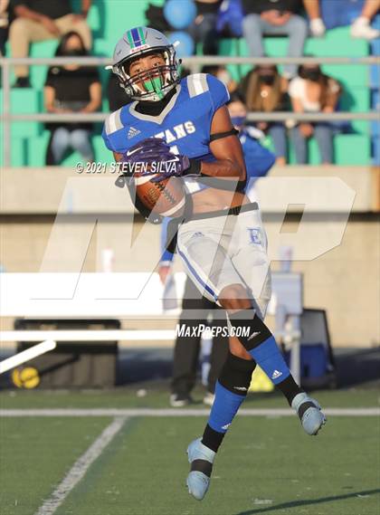 Thumbnail 2 in Mater Dei Catholic @ Eastlake photogallery.