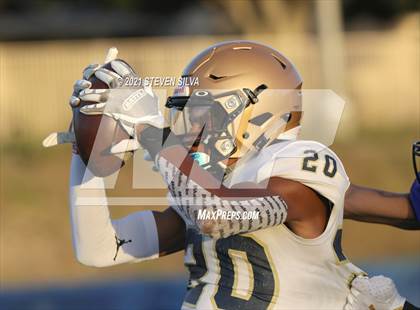 Thumbnail 2 in Mater Dei Catholic @ Eastlake photogallery.