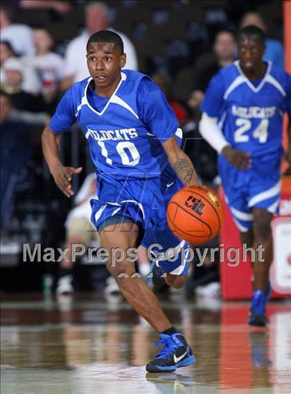 Thumbnail 3 in Paducah vs. Waelder (UIL1A Semifinal) photogallery.