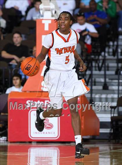 Thumbnail 2 in Paducah vs. Waelder (UIL1A Semifinal) photogallery.