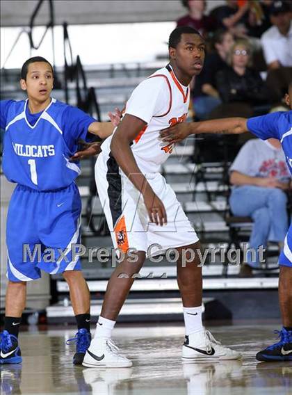 Thumbnail 1 in Paducah vs. Waelder (UIL1A Semifinal) photogallery.