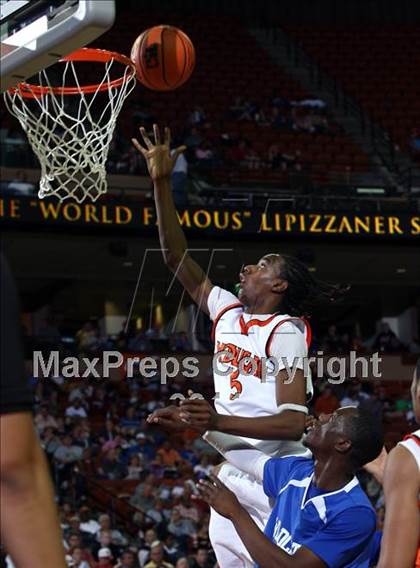 Thumbnail 3 in Paducah vs. Waelder (UIL1A Semifinal) photogallery.