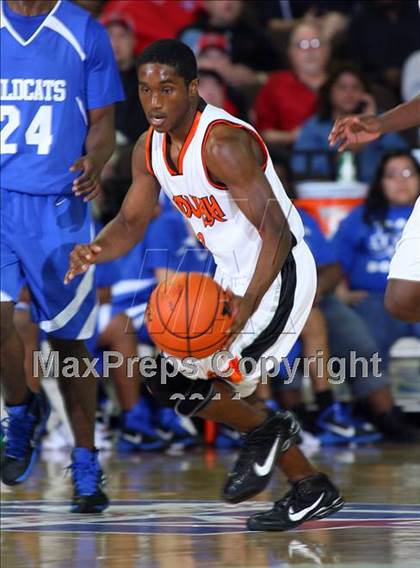 Thumbnail 3 in Paducah vs. Waelder (UIL1A Semifinal) photogallery.