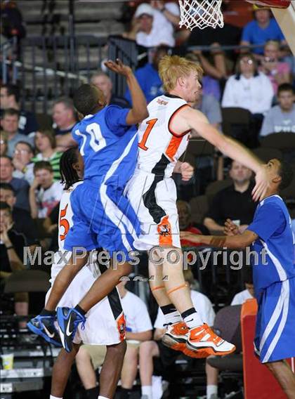 Thumbnail 1 in Paducah vs. Waelder (UIL1A Semifinal) photogallery.