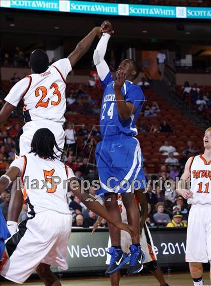 Thumbnail 2 in Paducah vs. Waelder (UIL1A Semifinal) photogallery.