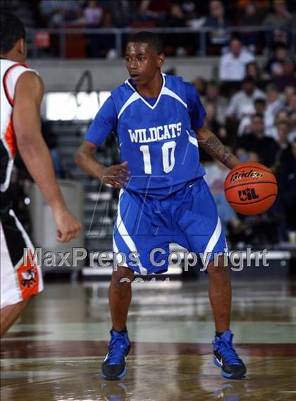 Thumbnail 2 in Paducah vs. Waelder (UIL1A Semifinal) photogallery.