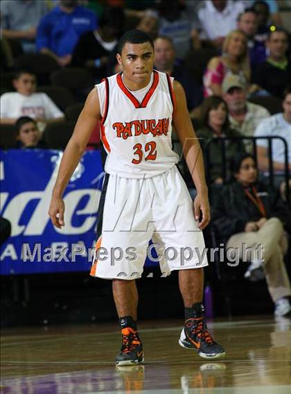 Thumbnail 1 in Paducah vs. Waelder (UIL1A Semifinal) photogallery.