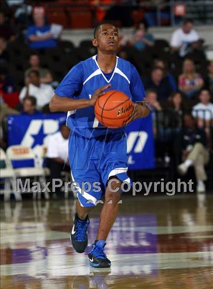 Thumbnail 2 in Paducah vs. Waelder (UIL1A Semifinal) photogallery.