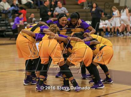 Thumbnail 1 in Edna Karr @ Mt. Carmel photogallery.